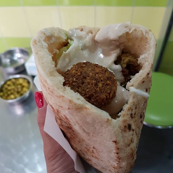 Falafel pita with tahini